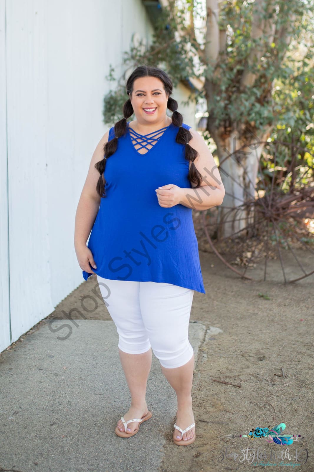 Effortlessly Gorgeous Sleeveless Top In Royal Blue