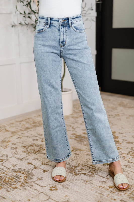 Judy Blue High Rise Stone Wash Straight Fit Jeans