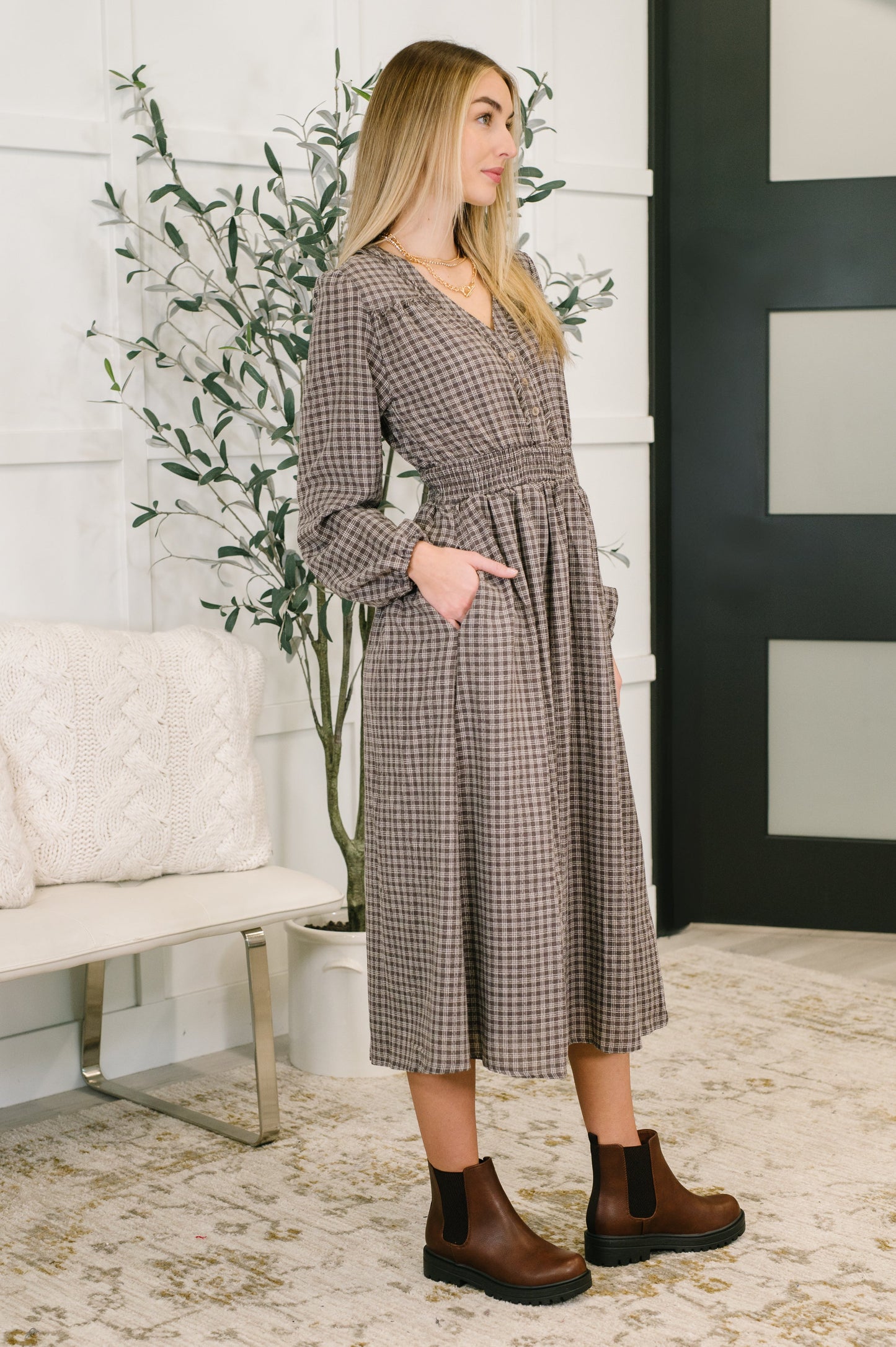 Fairytale Plot Plaid Midi Dress
