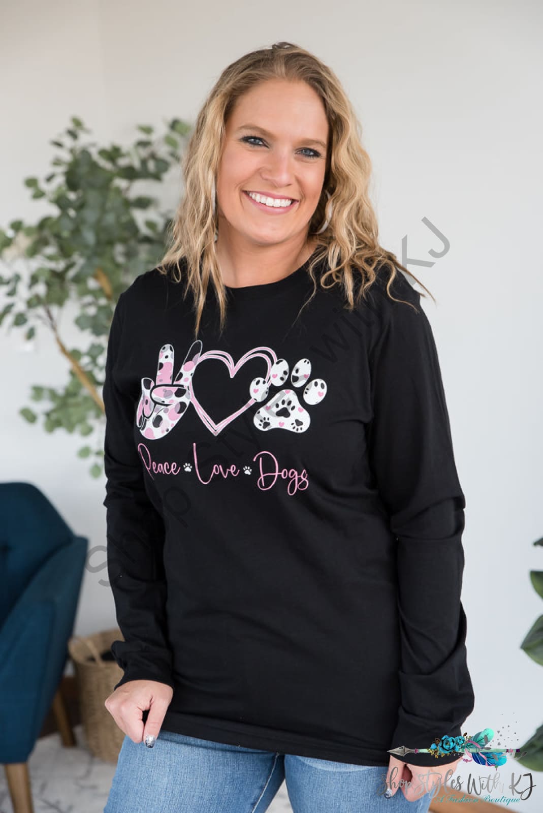 Peace Love Dogs Graphic Tee Bt