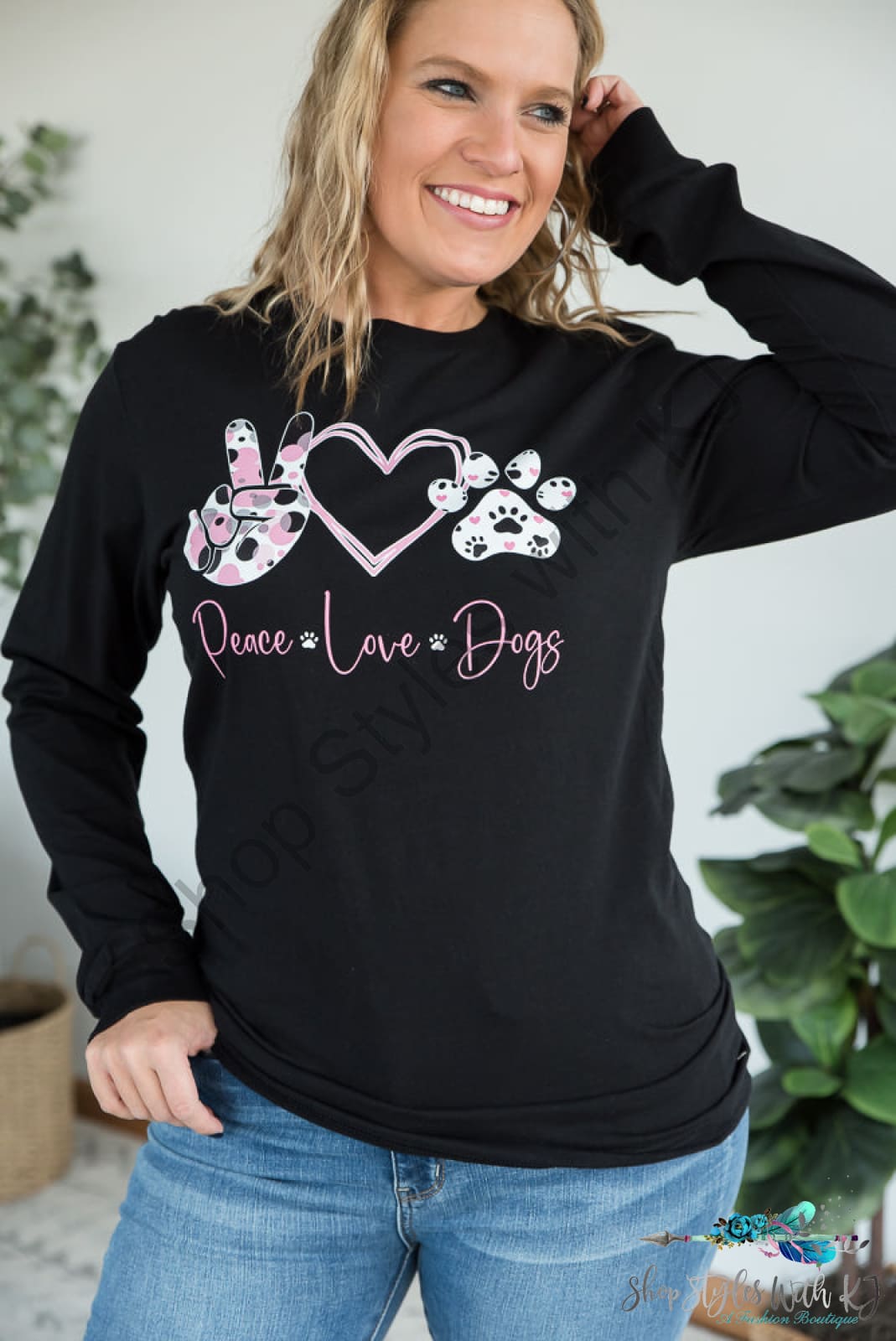 Peace Love Dogs Graphic Tee Bt