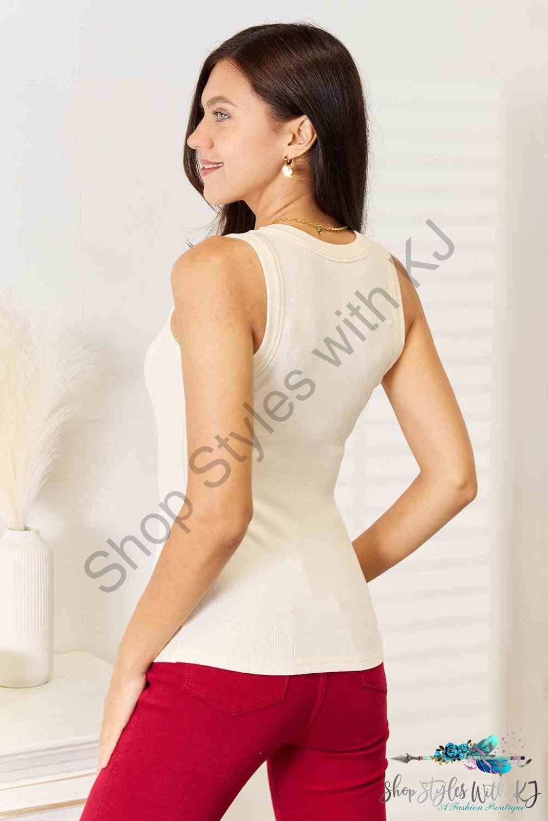 Round Neck Tank Shirts & Tops