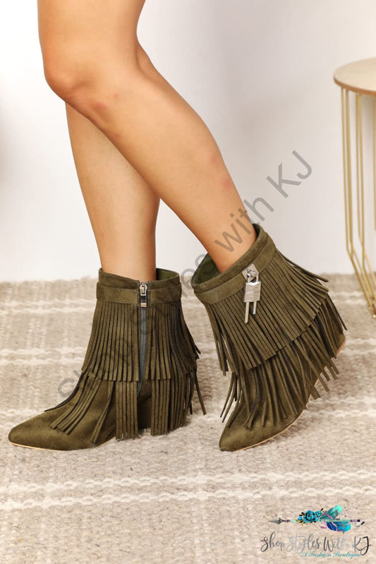 Legend Womens Tassel Wedge Heel Ankle Booties Olive / 6