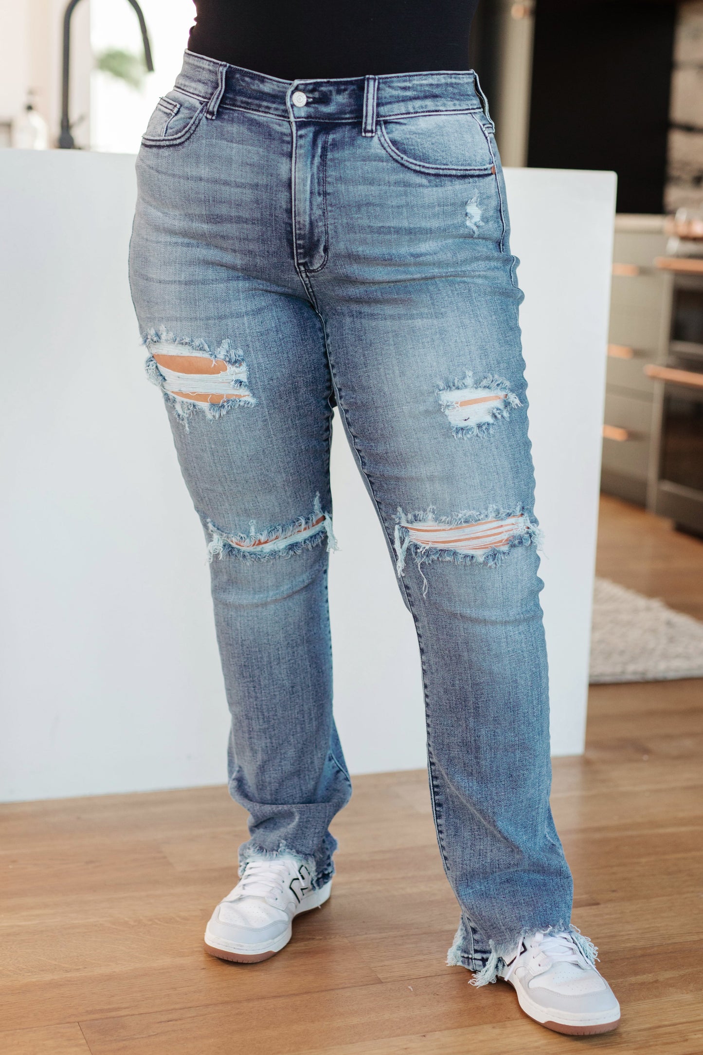 Judy Blue Mid Rise Destroyed Straight Jeans